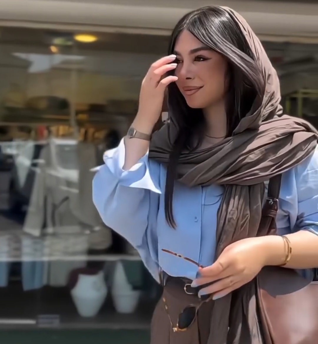 ست شومیز شلوار کرپ مانا سرمه ای ابی سرخابی مشکی